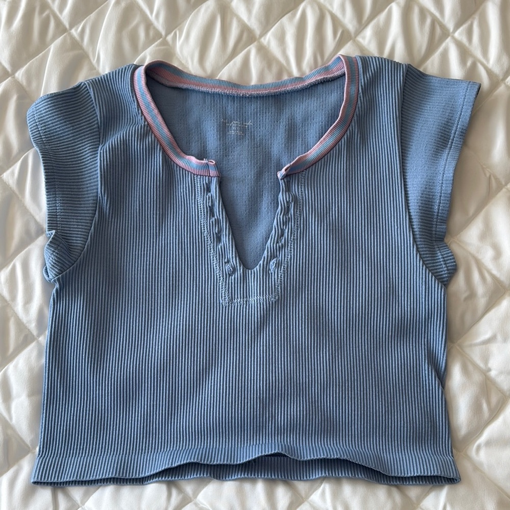 Urban Outfitters Out From Under Seamless Knit Crop Top Light Blue with Pink. XL